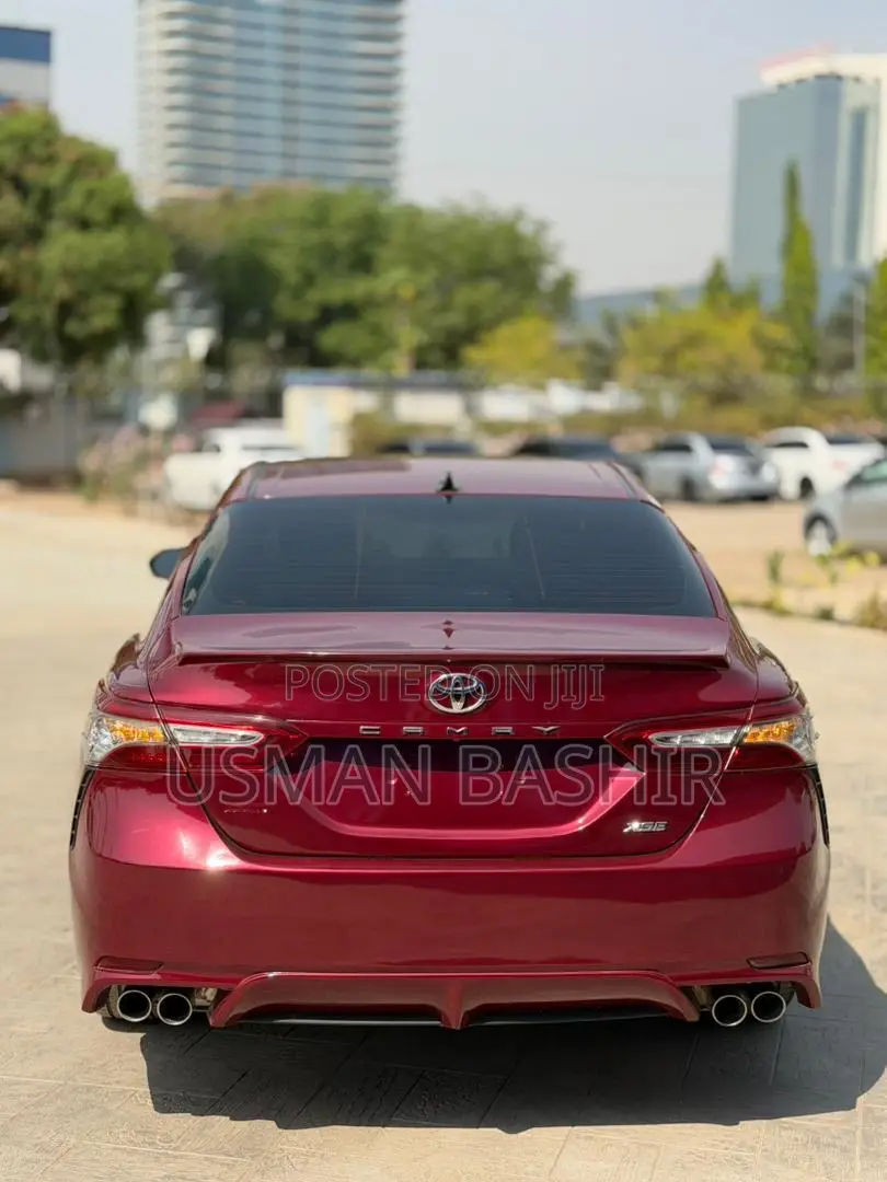 Toyota Camry 2018 Maroon