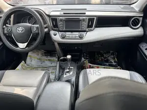 Toyota RAV4 Limited 4dr SUV AWD (2.5L 4cyl 6A) 2015 Gray