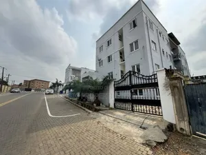 Furnished 3bdrm Apartment in Magodo Phase 1 for sale