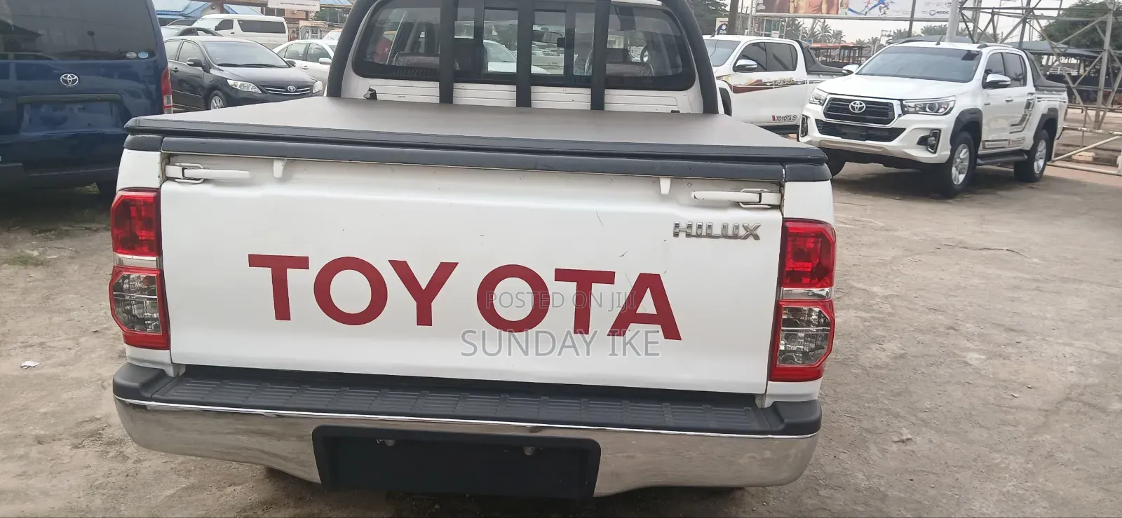 Toyota Hilux 2015 White