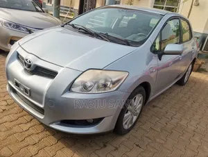Toyota Auris 2011 Silver