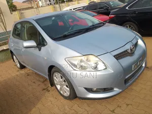 Toyota Auris 2011 Silver