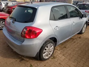 Toyota Auris 2011 Silver