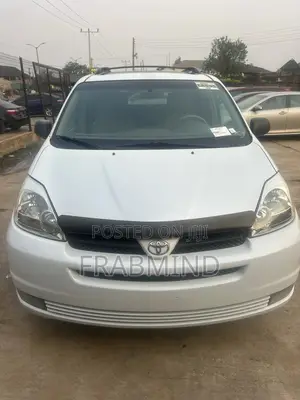 Toyota Sienna XLE 2005 White