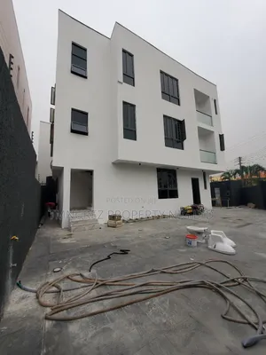 3bdrm Apartment in Lekki Phase1 for rent
