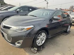 Toyota Avalon XLE Premium Sedan FWD (3.5L 6cyl 6A) 2013 Gray