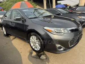 Toyota Avalon XLE Premium Sedan FWD (3.5L 6cyl 6A) 2013 Gray