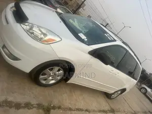 Toyota Sienna XLE 2005 White