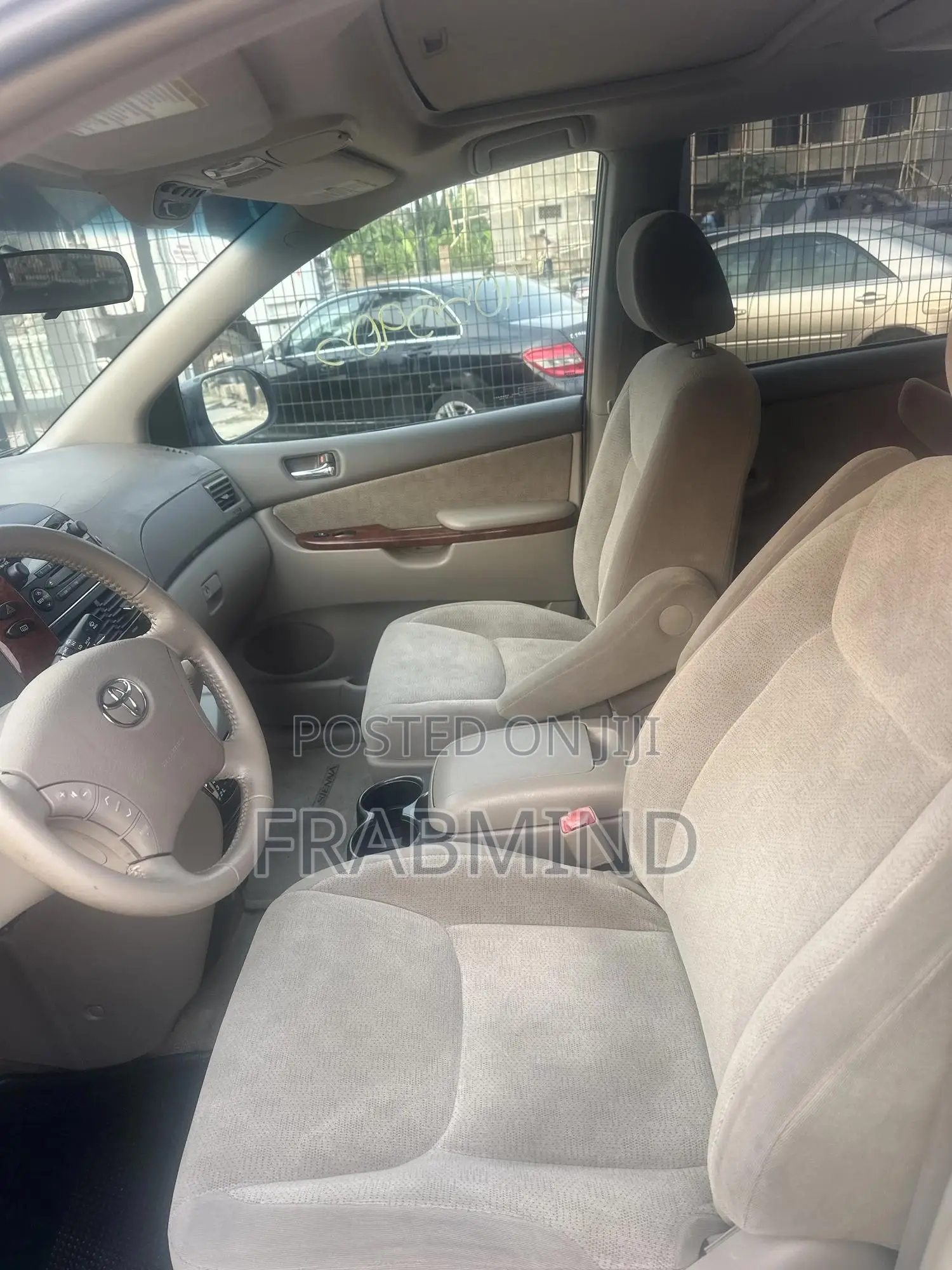 Toyota Sienna XLE 2005 White