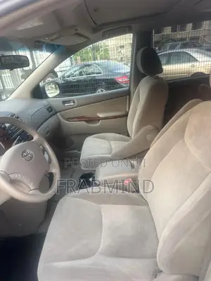 Toyota Sienna XLE 2005 White