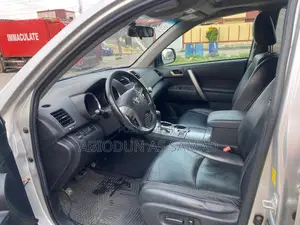 Toyota Highlander Limited 2010 Silver