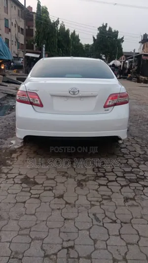 Toyota Camry SE 4dr Sedan (2.5L 4cyl 6AM) 2010 White
