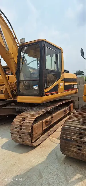 Caterpillar Excavator 320b for Sale. Price: 5 Million Naira.