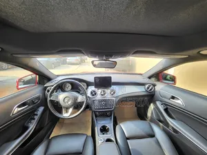 Mercedes-Benz GLA 250 2017 Red