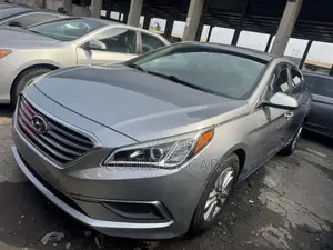 Hyundai Sonata Base Sedan FWD (2.4L 4cyl 6A) 2016 Gray