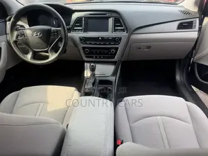 Hyundai Sonata Base Sedan FWD (2.4L 4cyl 6A) 2016 Gray