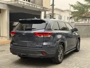 Toyota Highlander 2017 Blue