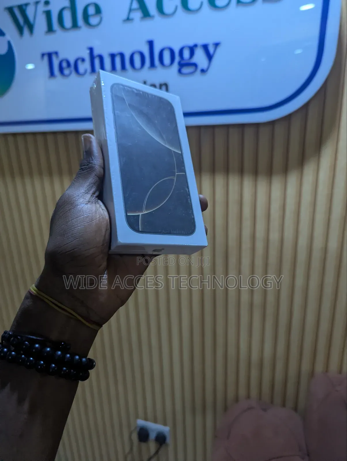 New Apple iPhone 16 Pro 128 GB