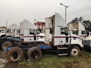 Company Used Mack Truck Head 2002 White for Sale