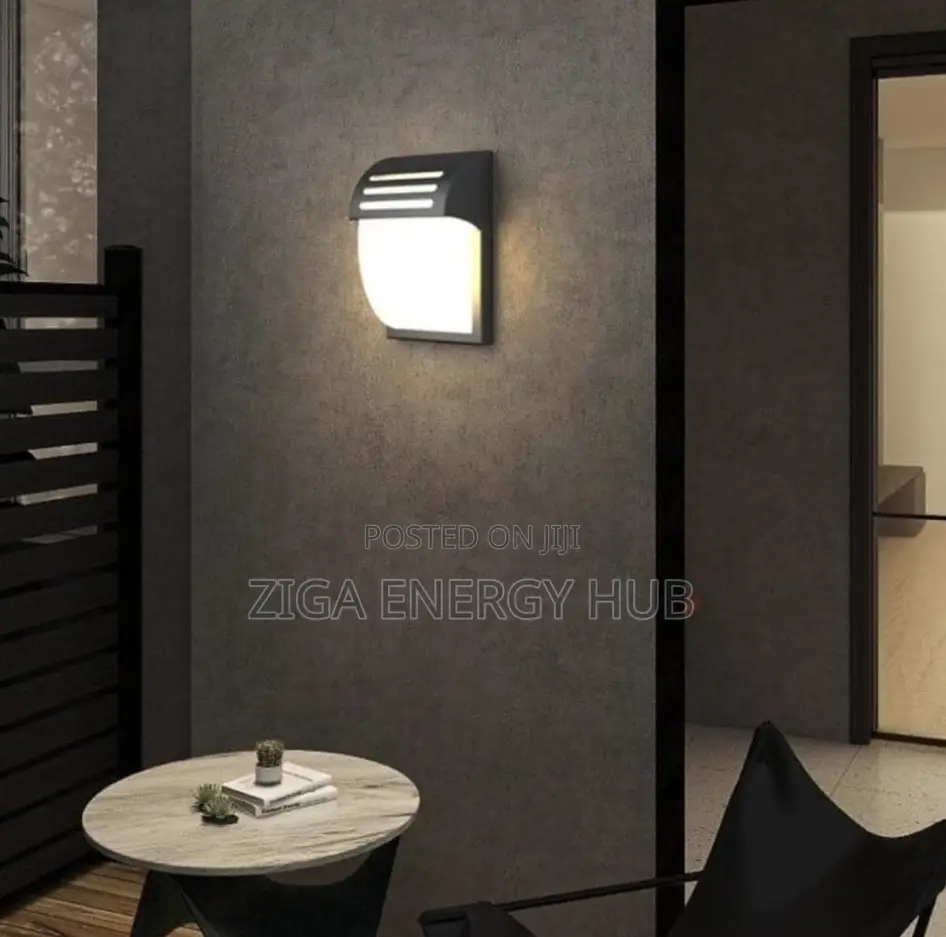 Casted Outdoor Wall Lamp