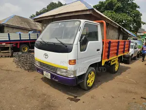 Toyota Dyna 100 Normal Hand 2002 Model Japan.