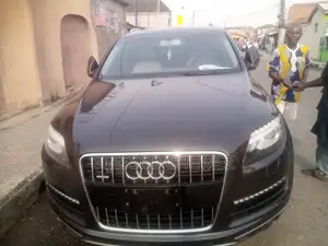 Audi Q7 2012 Gray