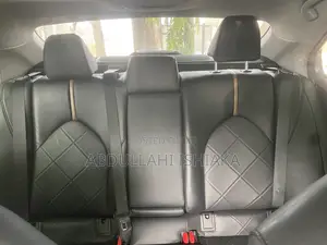 Toyota Camry XLE V6 (3.5L V6 8A) 2019 Gray