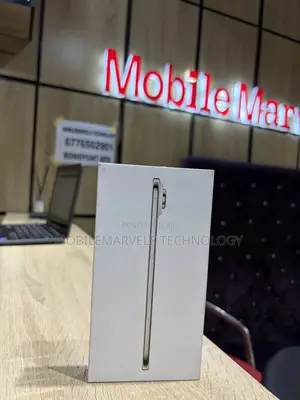 New Apple iPhone Air 256 GB Gold