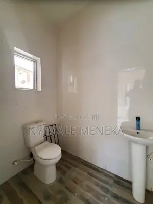 4bdrm Duplex in Old Gra for rent