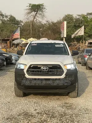 Toyota Tacoma 2017 White