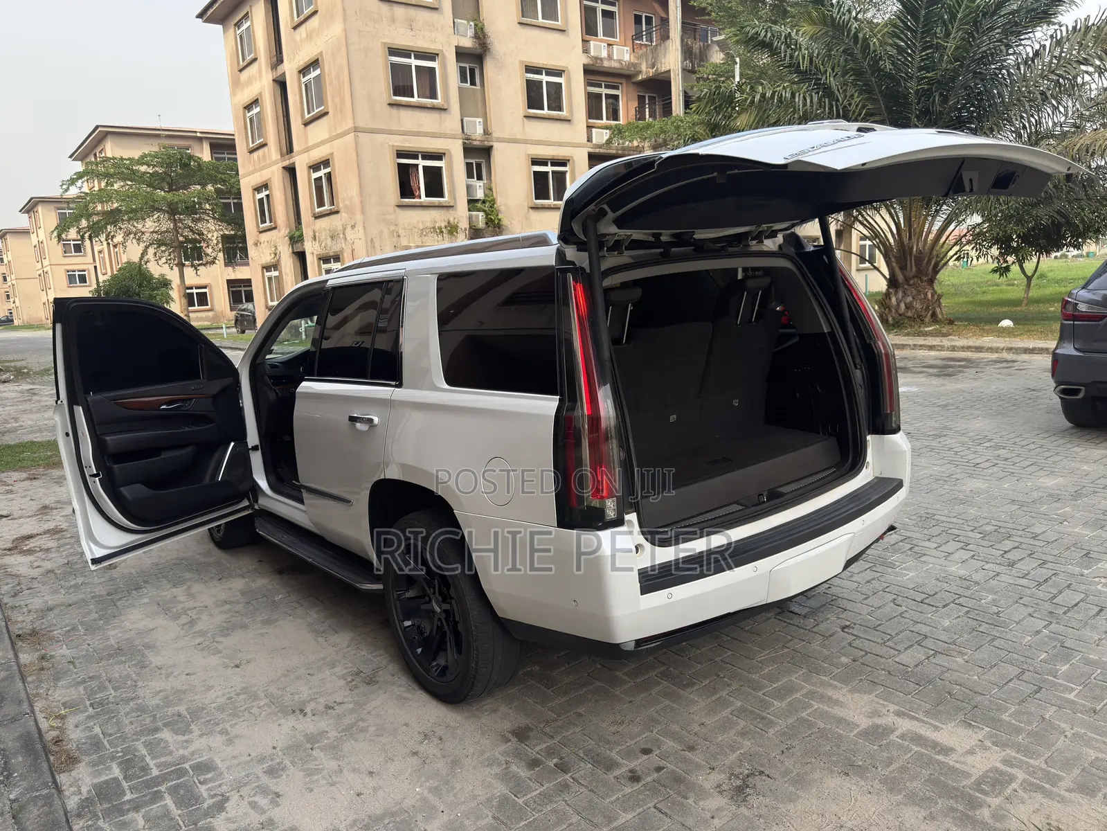 Cadillac Escalade 2018 White