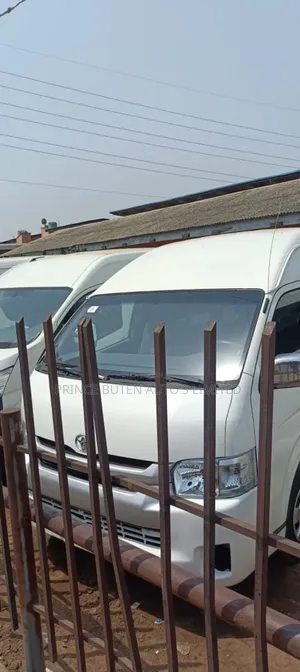 Hummer Bus