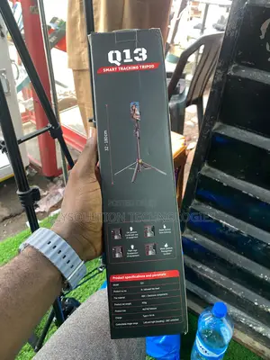 Q13 Smart Tracking Tripod