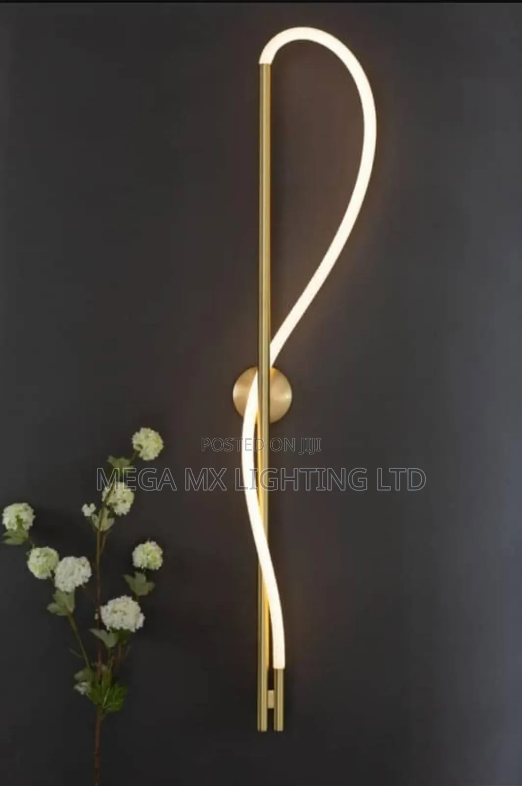 Artistic Wall Light With Vertical Rod Flowing Curve Design