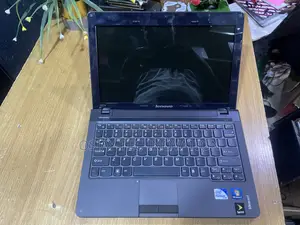 Laptop Lenovo IdeaPad S205 4GB Intel Pentium HDD 250GB