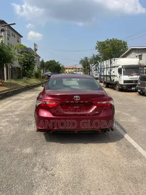 Toyota Camry SE (2.5L 4cyl 8A) 2019 Red