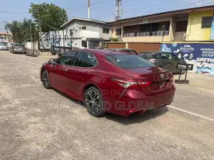 Toyota Camry SE (2.5L 4cyl 8A) 2019 Red