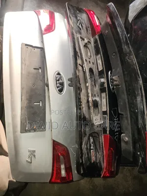 Boot Kia Cadenza 2014 Available