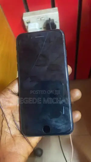 Apple iPhone 7 32 GB Black