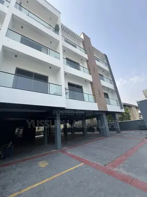 3bdrm Apartment in Lekki Phase1 for sale