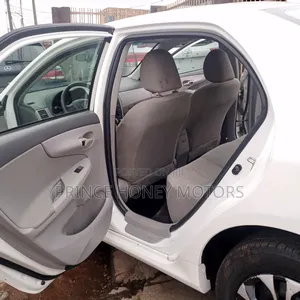 Toyota Corolla 2011 White