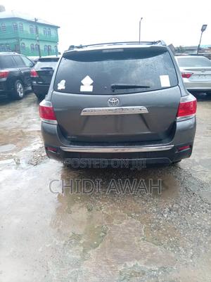 Toyota Highlander Limited 3.5l 4WD 2013 Gray