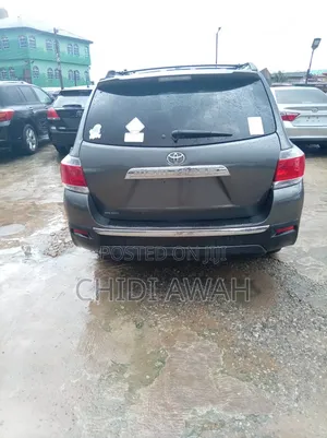 Toyota Highlander Limited 3.5l 4WD 2013 Gray