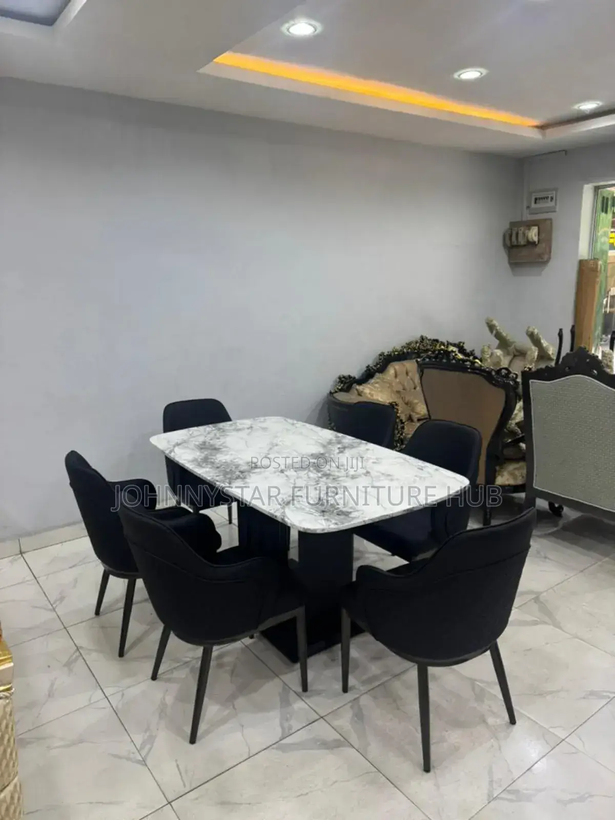Unique 6 Seaters Marble Dinning Table