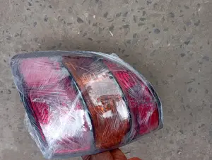 Rearlight Pontiac Vibe 2003-05
