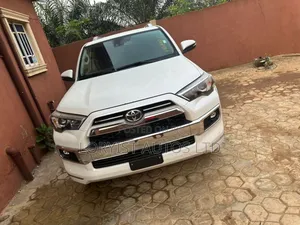 Toyota 4-Runner Limited 4WD 2024 White