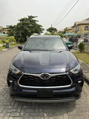 Toyota Highlander Platinum 2022 Blue