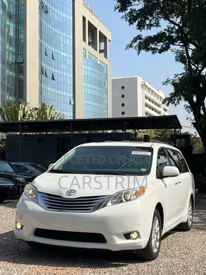 Toyota Sienna Limited 7 Passenger 2011 White