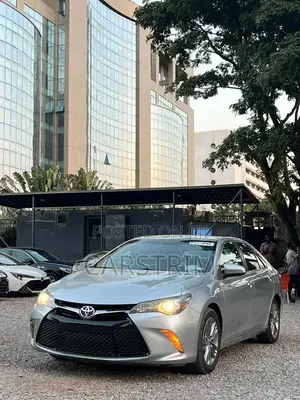 Toyota Camry SE 4dr Sedan (2.5L 4cyl 6A) 2015 Silver