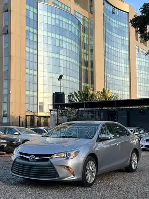 Toyota Camry LE 4dr Sedan (2.5L 4cyl 6A) 2015 Silver